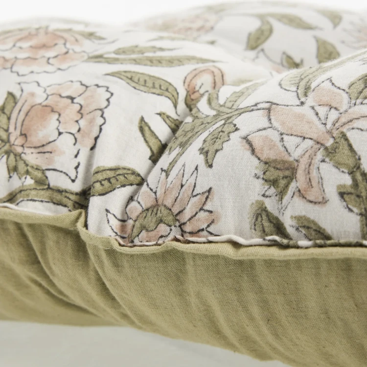 Lene Bjerre - poduszka na krzesło w kwiatki zielona 45x45 Ivillia