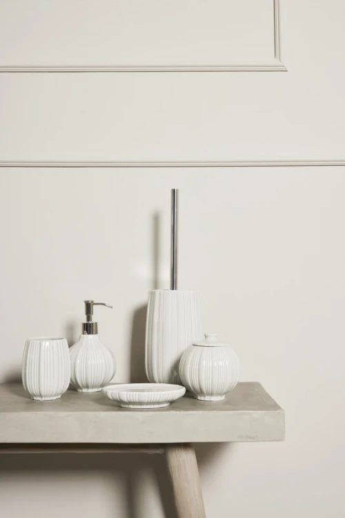 Lene Bjerre- beżowa ceramiczna mydelniczka Lily