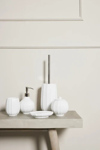 Lene Bjerre- biała ceramiczna szczotka toaletowa Lily