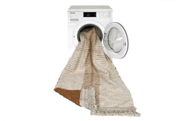 b7e5250bd6da53f7c1af4311f31ce943