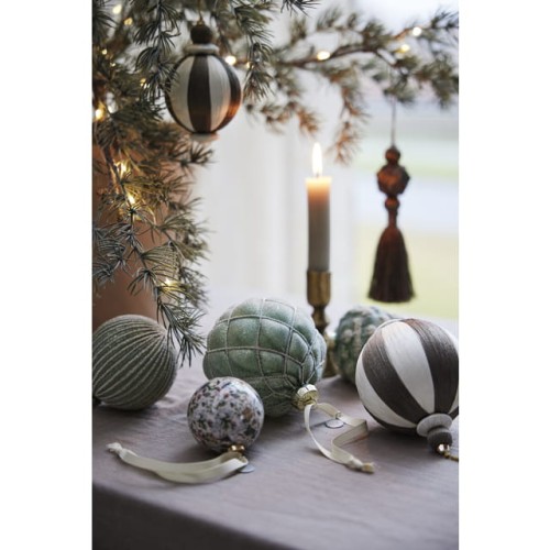 Lene Bjerre-bombka we wzory biała Herle 6 cm