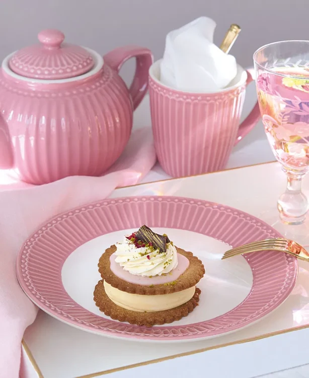 GreenGate-kubek ceramiczny z uchem 350 ml dusty rose