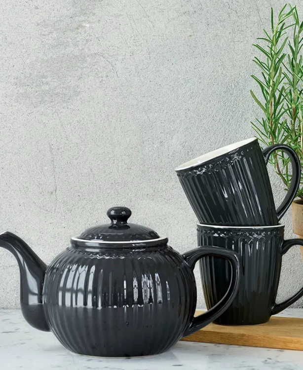 GreenGate-kubek ALICE ceramiczny z uchem 350 ml dark grey