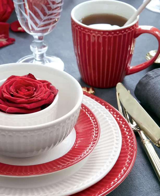 GreenGate-kubek ALICE ceramiczny z uchem 350 ml red