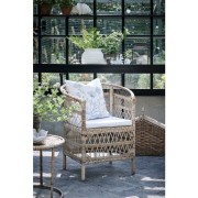 Lene Bjerre- poszewka na poduszkę 50x50 Visilia jasna w haftowane kwiaty niebieskie