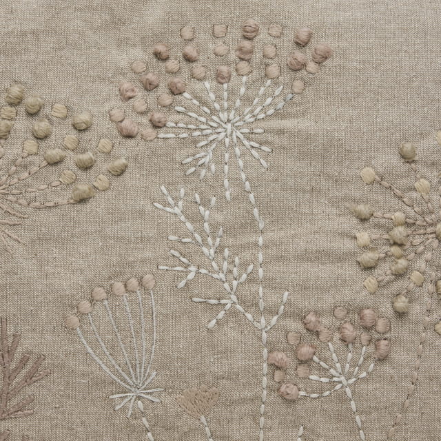 Lene Bjerre- poszewka na poduszkę 60x40 Visilia beżowa w haftowane kwiaty