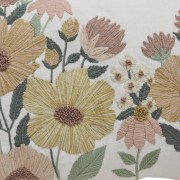 Lene Bjerre- poszewka na poduszkę 60x40 Vimina jasna w haftowane kwiaty kolorowe